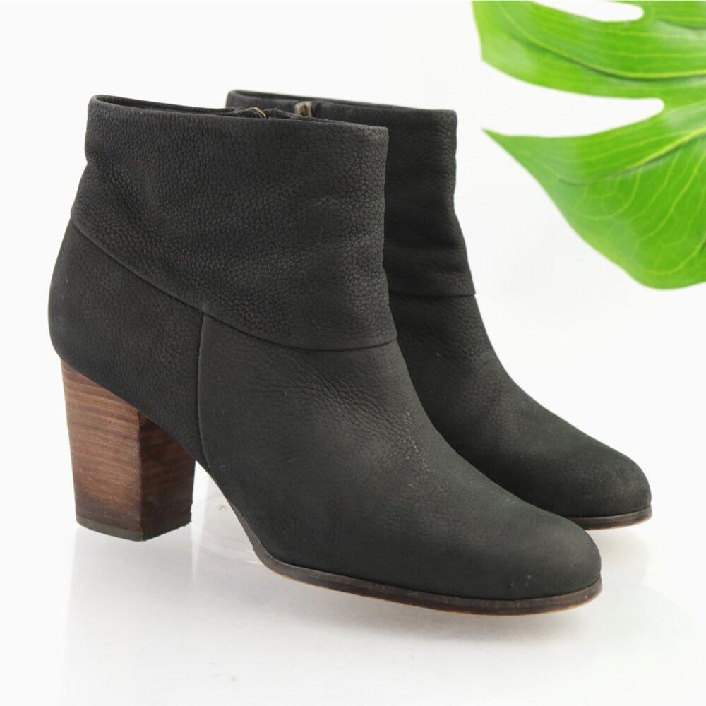 Cole Haan Womens Cassidy Boots Size 8.5 Black Nubuck Block Heel Booties Comfy